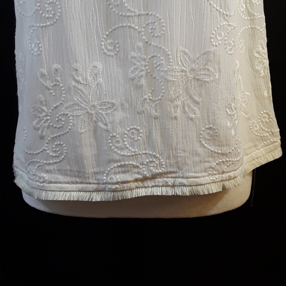 Aqua Embroidered Tank Top - Picture 3 of 6